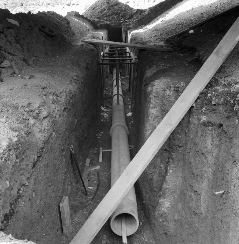 b. Rising main - Thorndon Quay Overbridge