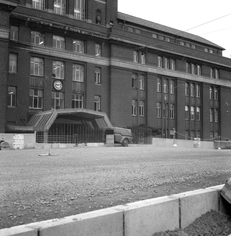 g. Pedestrian subway, Lambton Quay to Railway Station