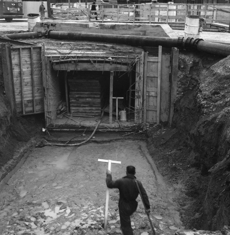 j. Pedestrian subway, Lambton Quay to Railway Station