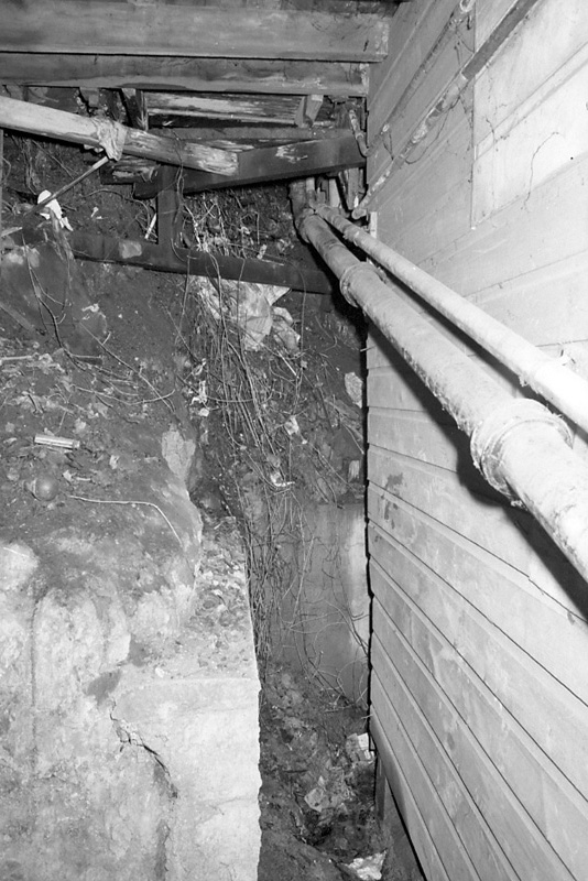 b. Demolition, Kings Chambers. No 18 Mein St. No 18 St Michael's Cres