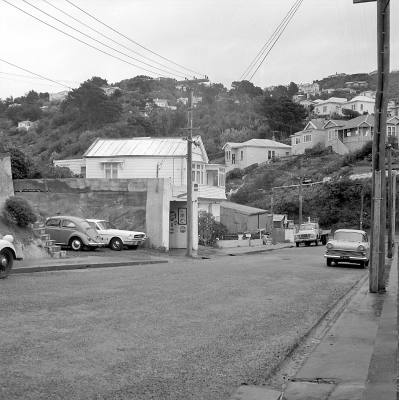 a. No 8 McKinley Crescent