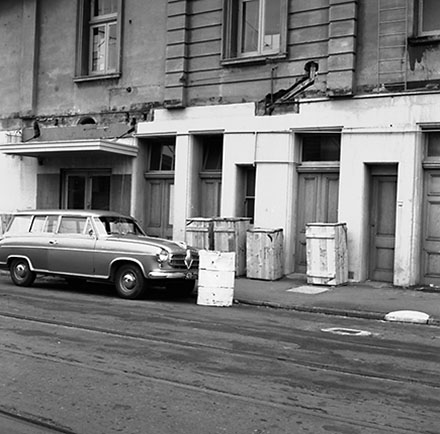 b. Damage to footpath, Rintoul Street