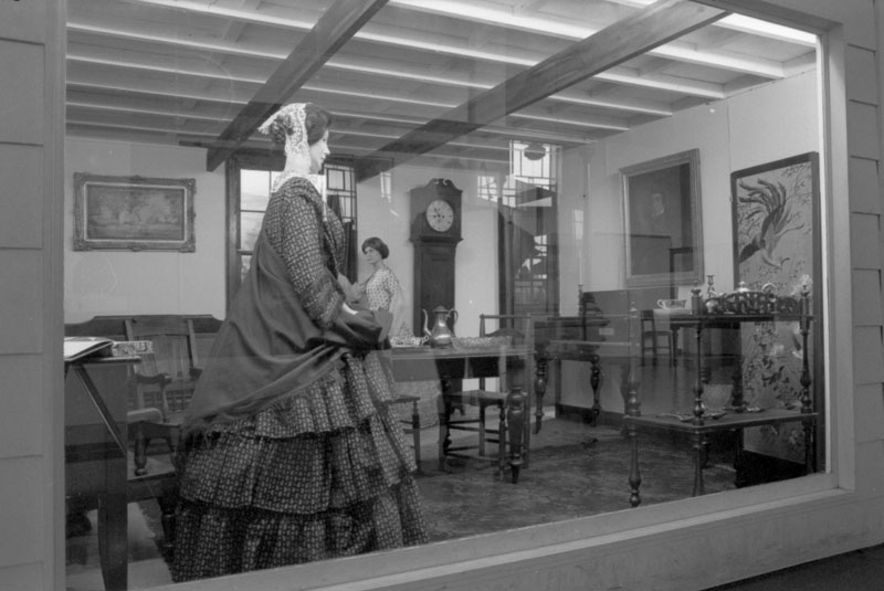 a. Dominion Museum, Early Colonial Section