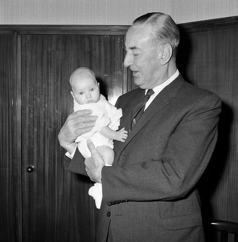 b. Mrs O Smuts-Kennedy and Family, Mr FW Pringle