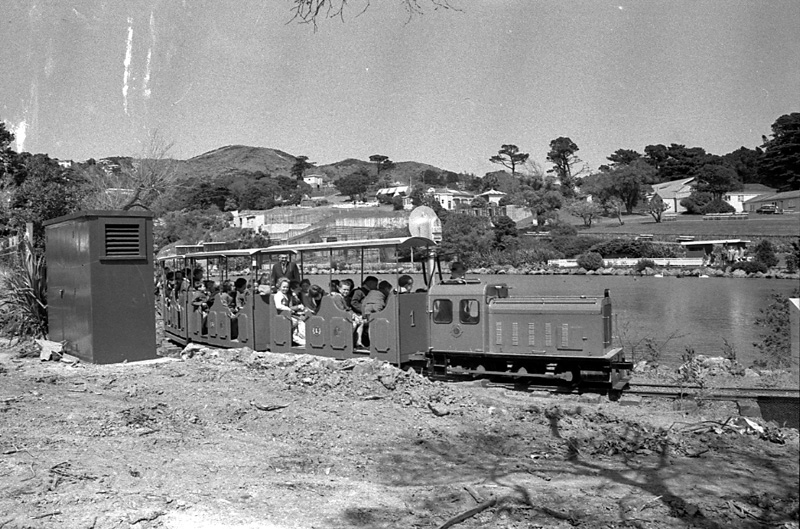 h. Zoo miniature railway