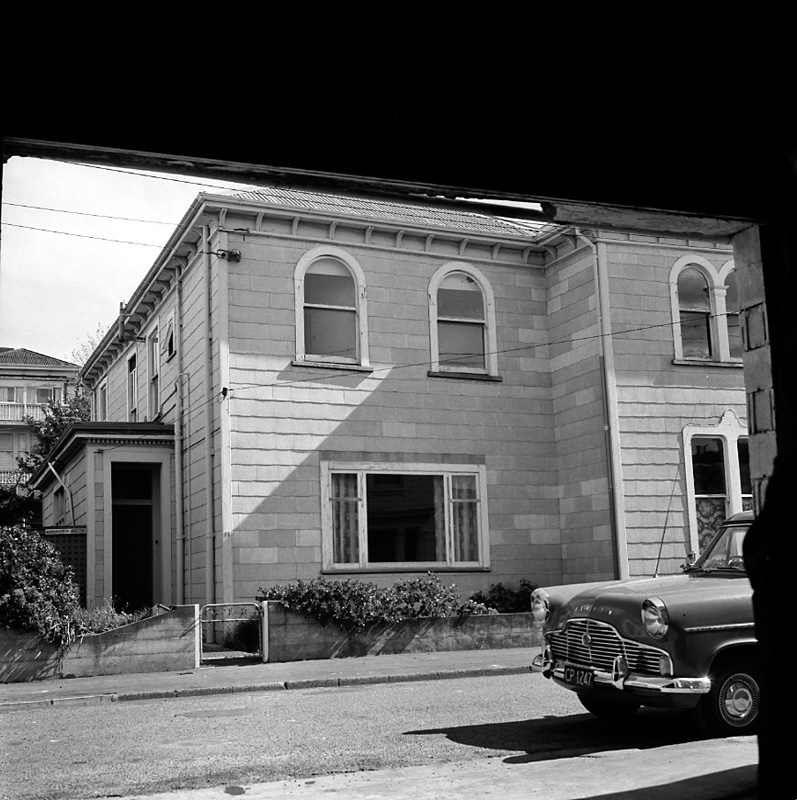 f. No 11 Arlington St