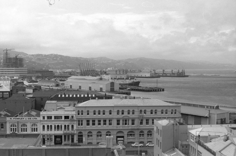 g. Sunken garden, corner Mercer Street and Victoria Street