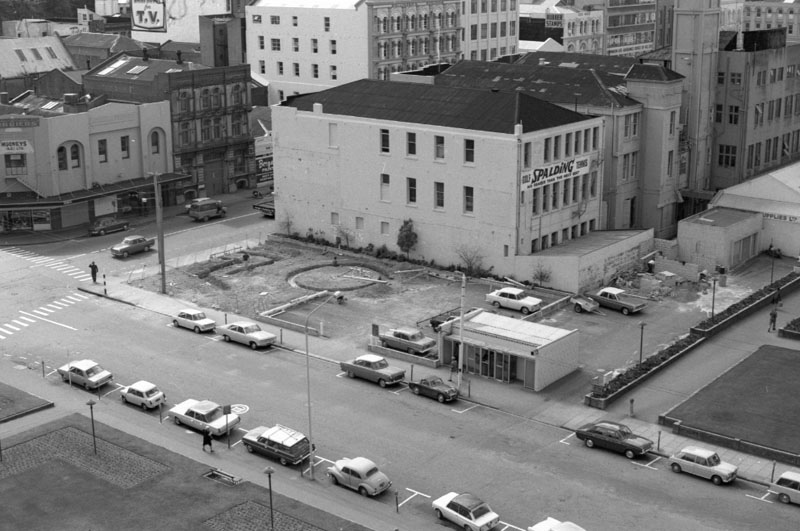 h. Sunken garden, corner Mercer Street and Victoria Street