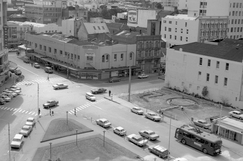 i. Sunken garden, corner Mercer Street and Victoria Street