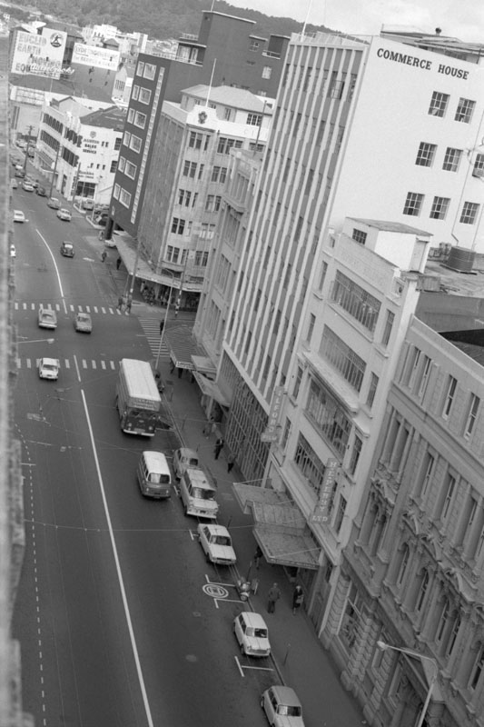 l. Sunken garden, corner Mercer Street and Victoria Street