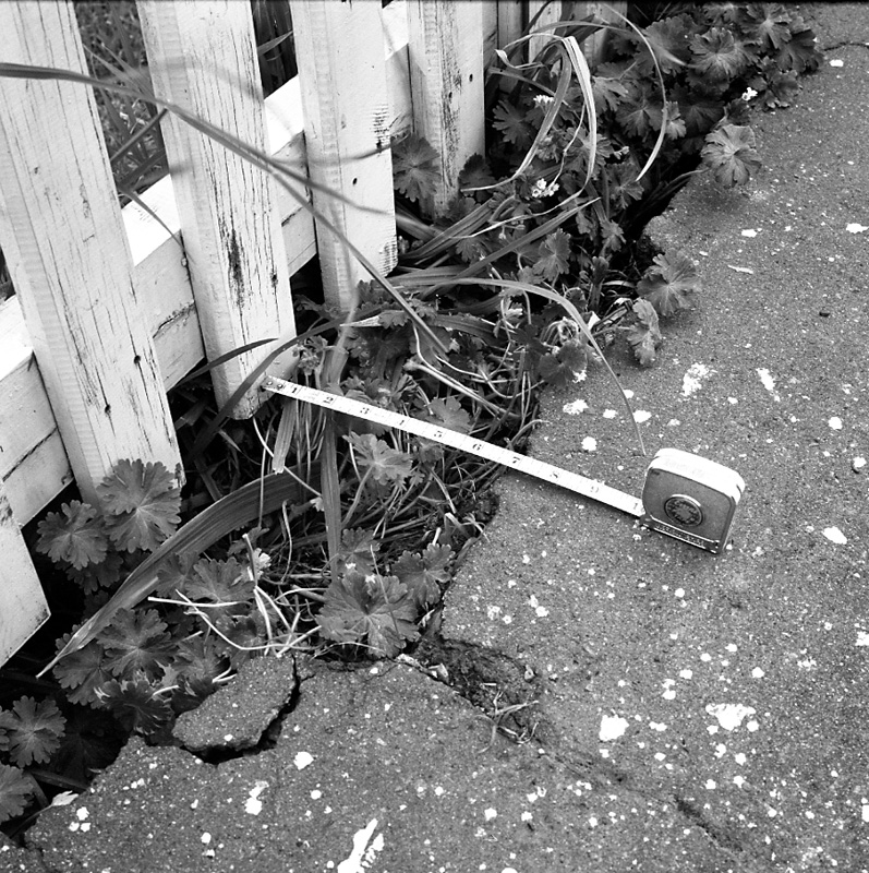 b. No 128 Clyde St, Footpath