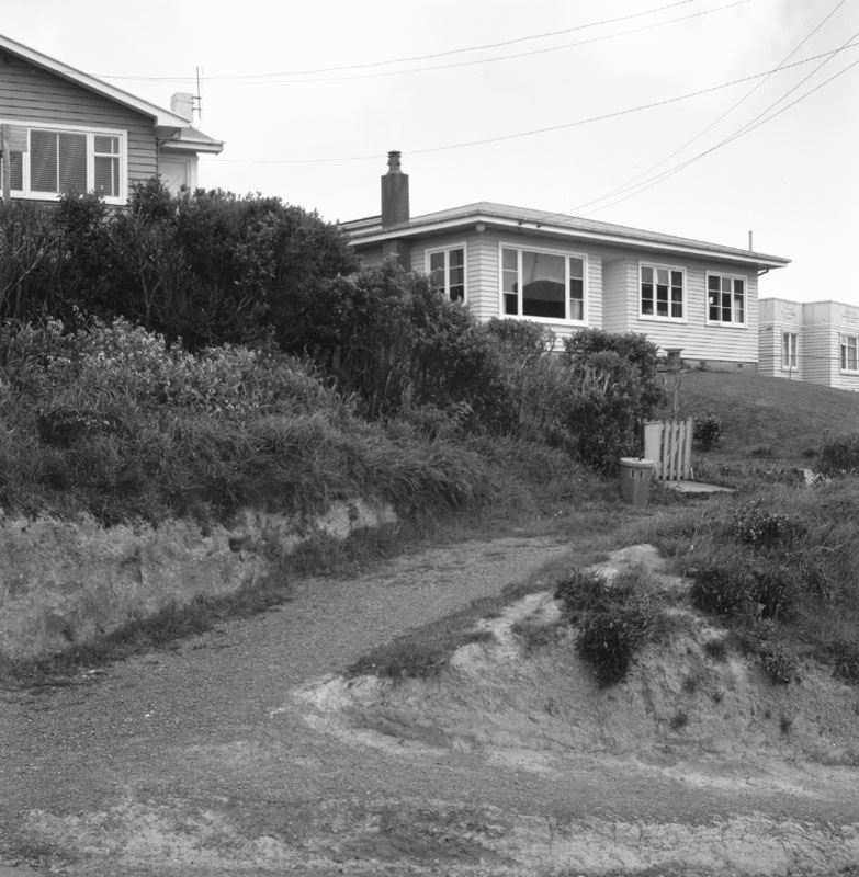 h. Accesses, Fraser Avenue, nos 58-31