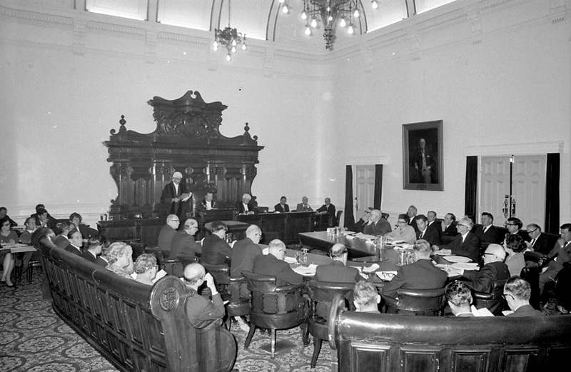 ab. New Council in Session