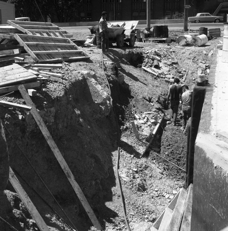 b. Pedestrian subway, Lambton Quay to Railway Station