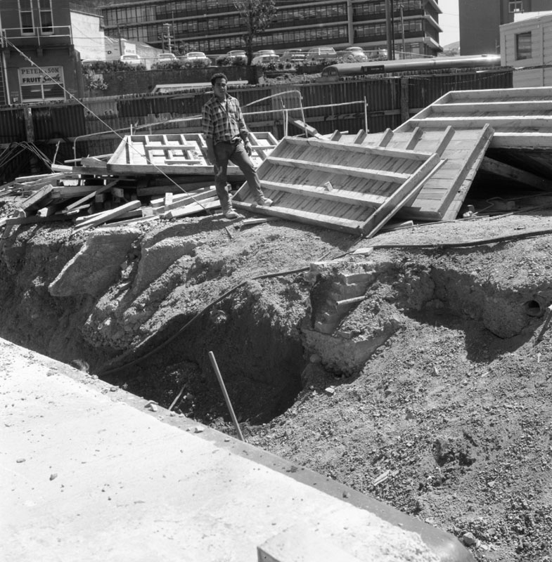 m. Pedestrian subway, Lambton Quay to Railway Station
