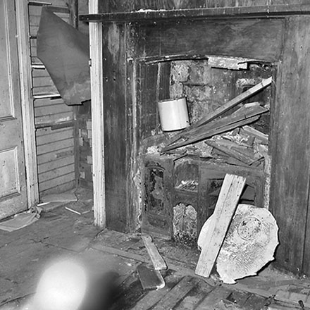 c. 9 Mein Street, a single-storey wooden building