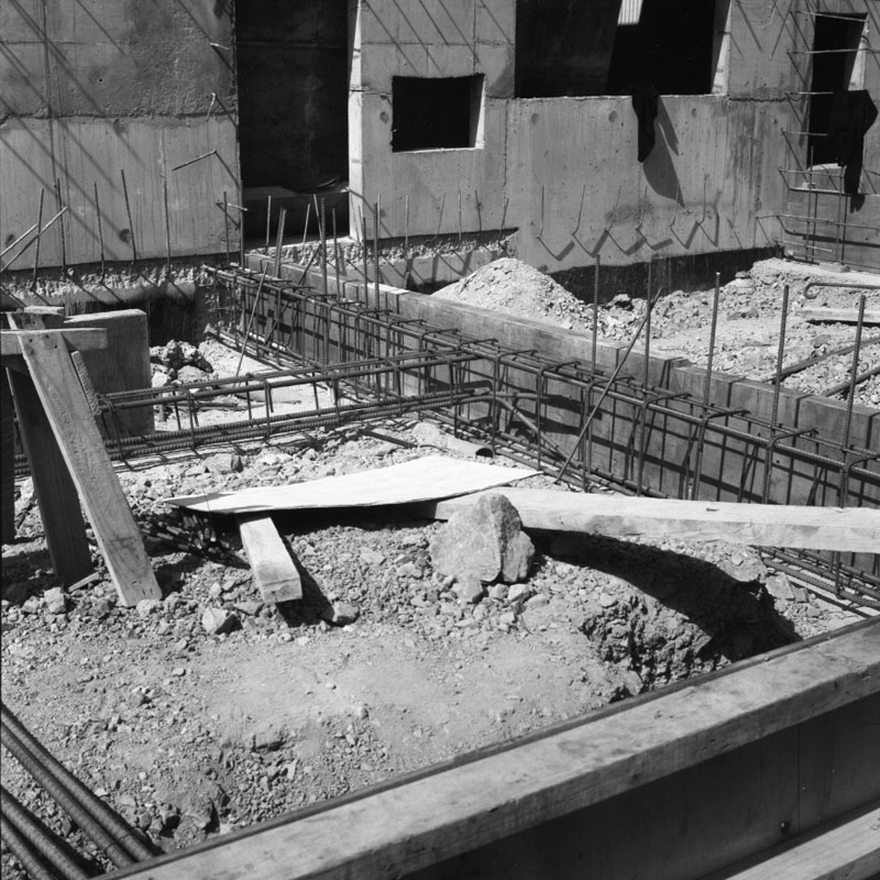 c. Haywards, Waterworks pumping station. Reservoir: Haywards, Waterworks pumping station, laying pipes