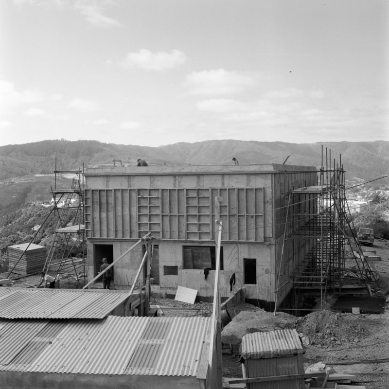 d. Haywards, Waterworks pumping station. Reservoir: Haywards, Waterworks pumping station, laying pipes