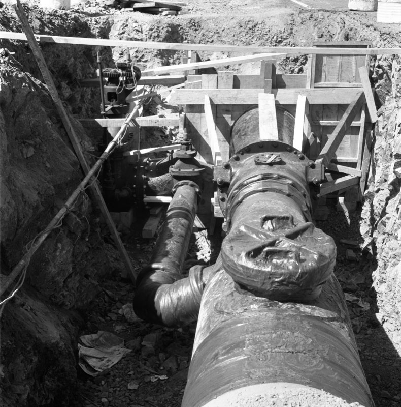 h. Haywards, Waterworks pumping station. Reservoir: Haywards, Waterworks pumping station, laying pipes