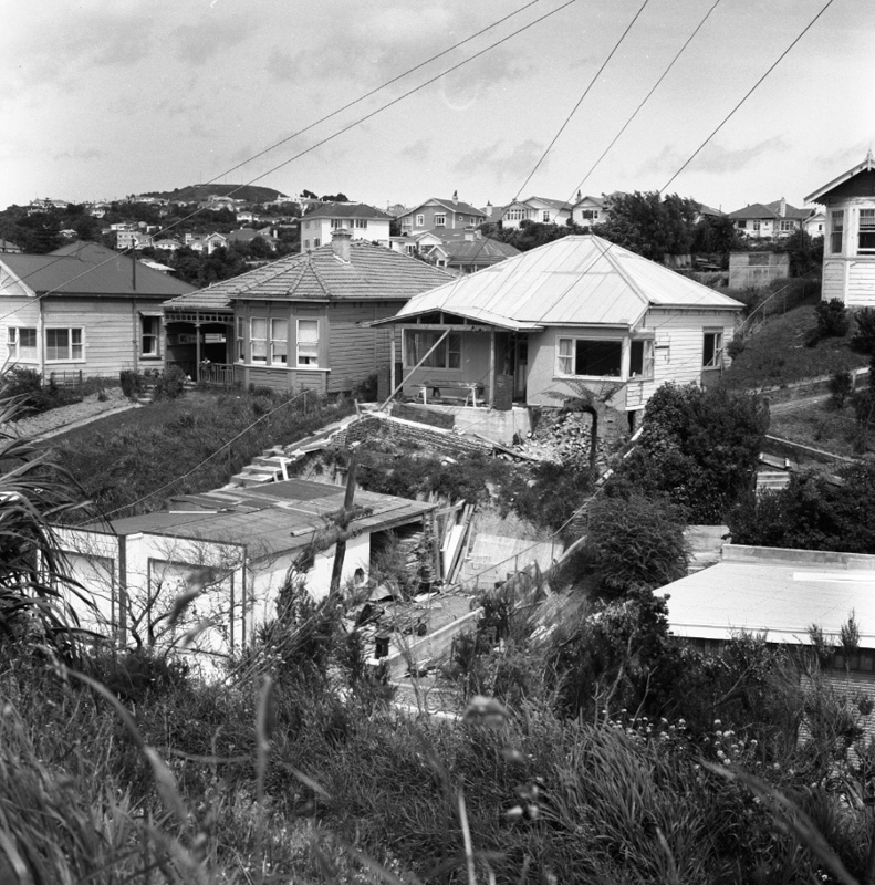 a. No 5 Randwick Rd, Front yard and garage extension