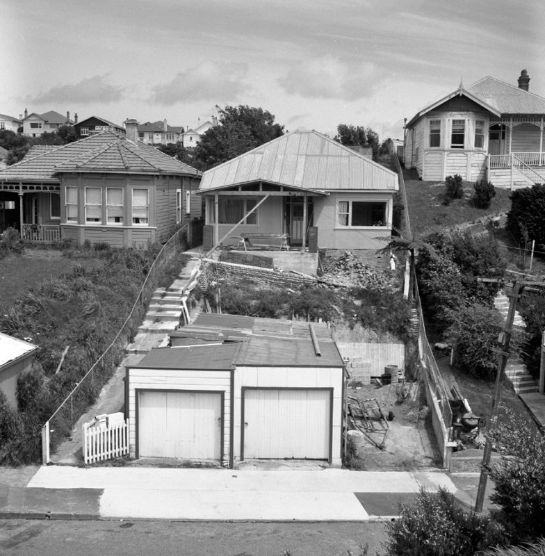 b. No 5 Randwick Rd, Front yard and garage extension