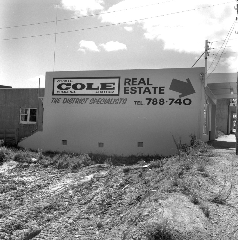 b. Cyril Cole sign, no 221 Newlands Rd, Coles Real Estate