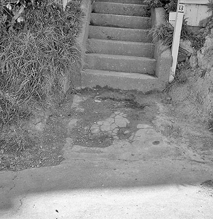 c. Footpath, pedestrian access, 13 Kinghorne Street