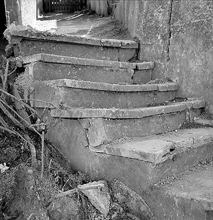 a. Footpath, pedestrian access, 63 Wadestown Road