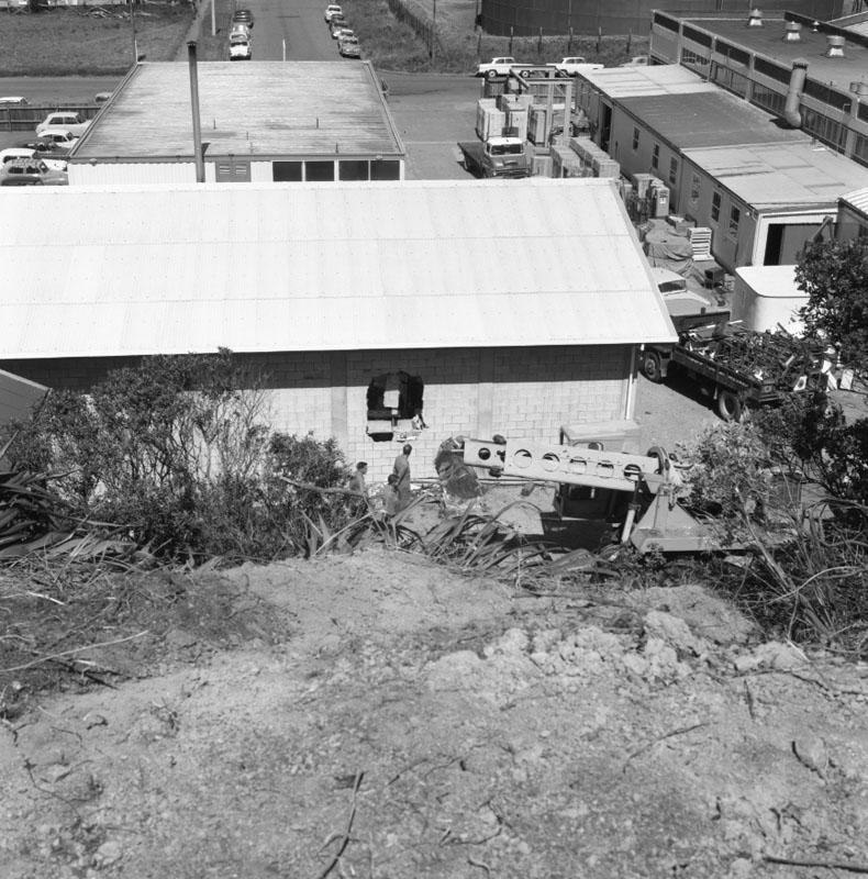 a. Accident to Gradall no 87, Gilbarco Factory, Tauhinu Road