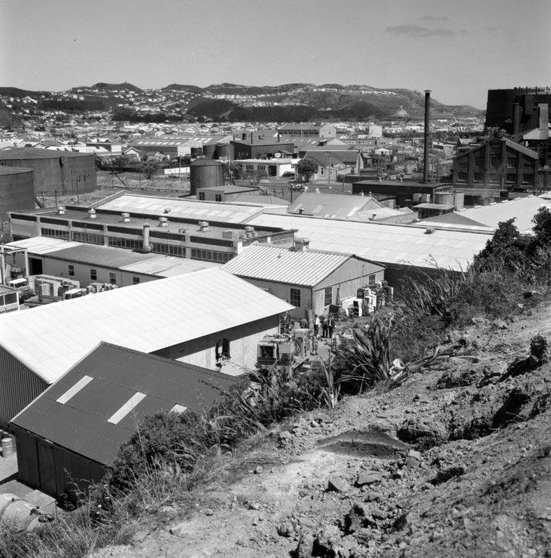 e. Accident to Gradall no 87, Gilbarco Factory, Tauhinu Road