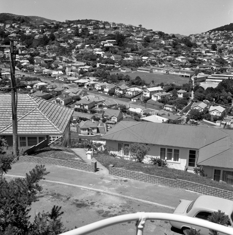 a. No 42 Fox St, parking for flats