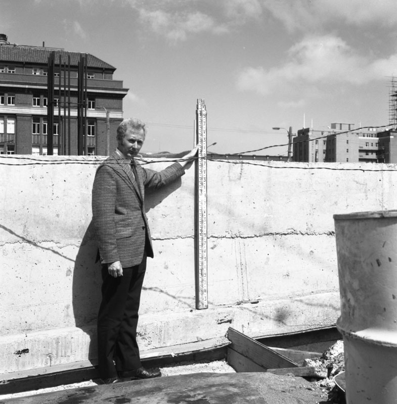 a. Pedestrian subway, Lambton Quay to Railway Station