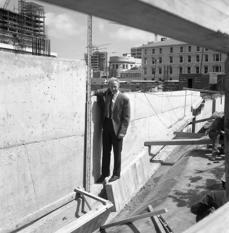 b. Pedestrian subway, Lambton Quay to Railway Station