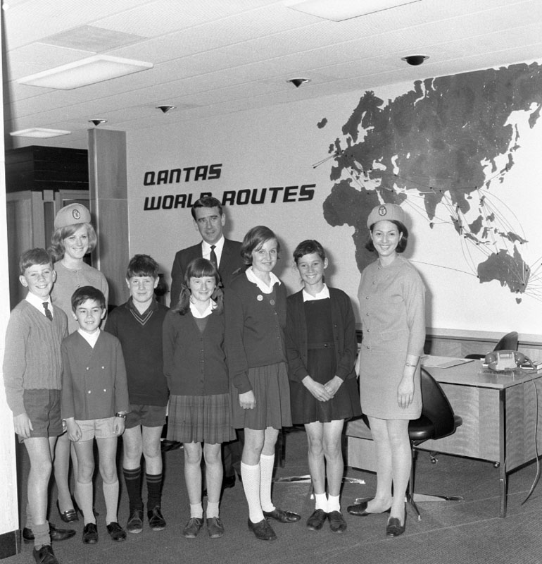 e. Traffic Safety Week, Qantas Airways, Featherston St