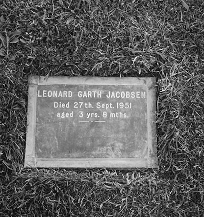 j. Lawn Cemetery, Karori Cemetery