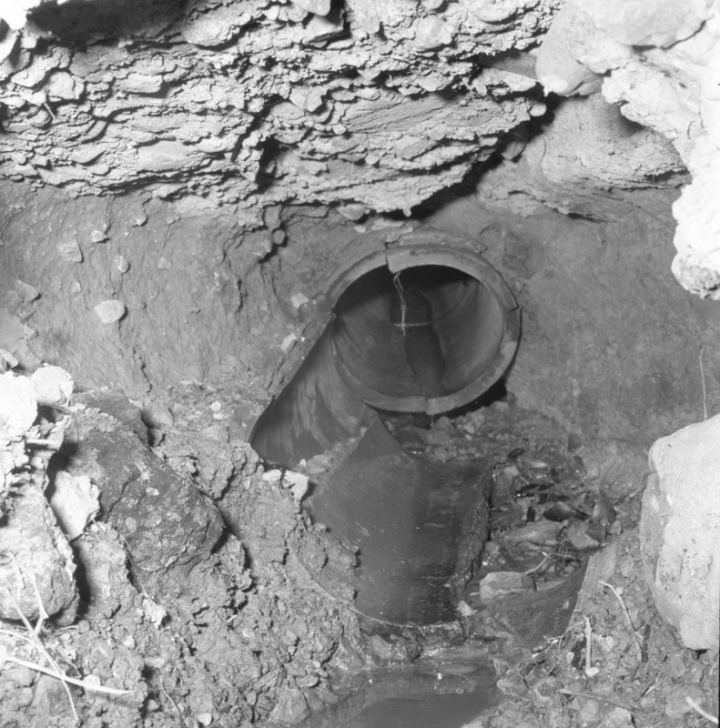 b. No 28 Oriental Terrace, Cavity on footpath and collapsed storm water earthenware drain under garage