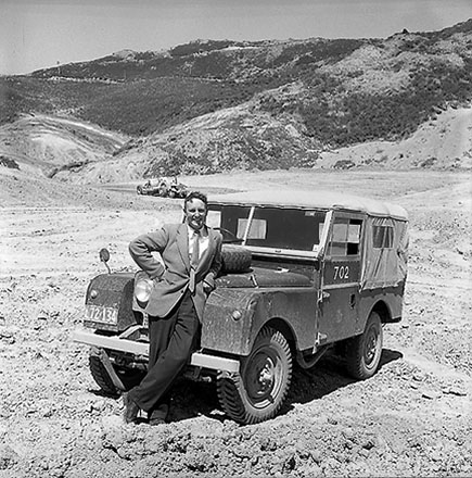 a. Wellington City Council Motor Vehicle, Land Rover no. 702