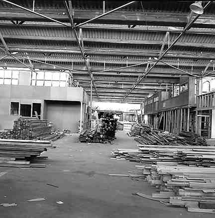 b. De Havilland Aircraft Building, under construction