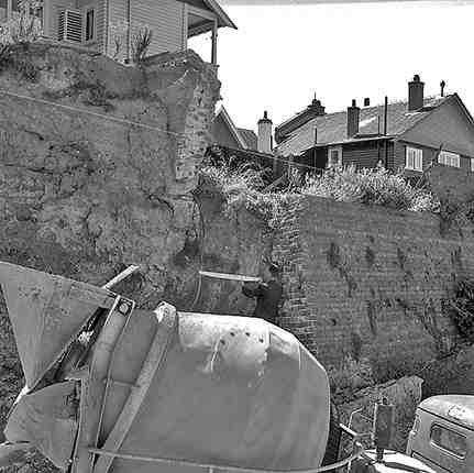 i. Webb Street, Retaining Wall