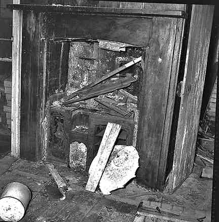 f. Sub Standard Dwelling, 90 Mein Street