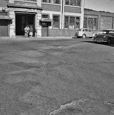 b. Streetscape, corner of Cable and Chaytor Street