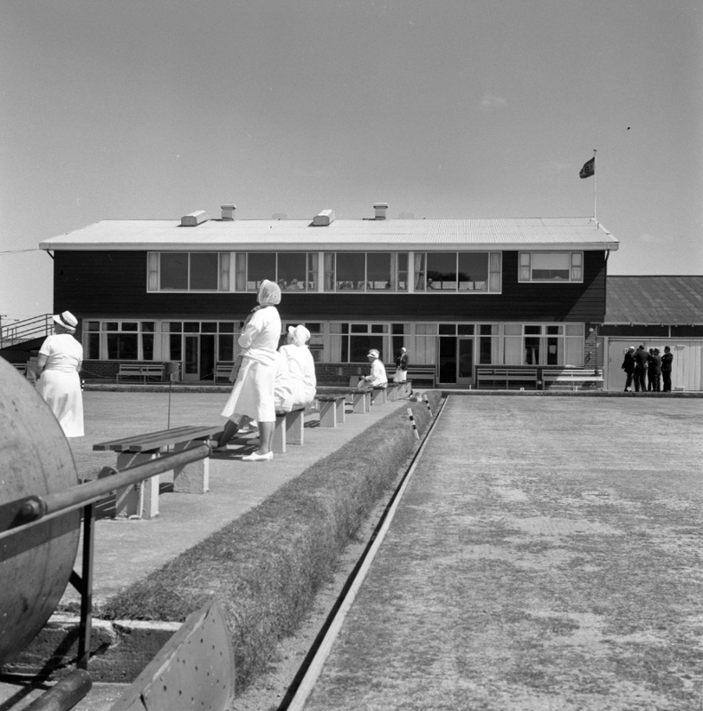 e. Kilbirnie Bowling Club and green