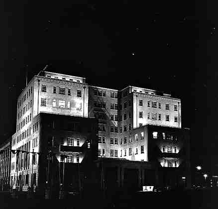 q. Wellington Festival, Night Lights