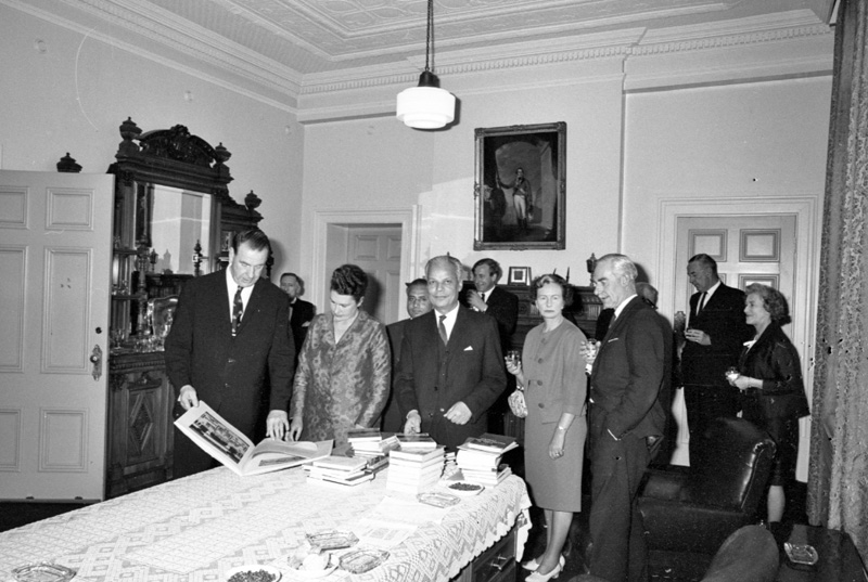 f. Gift of books by Indian High Commissioner, Mayor's room