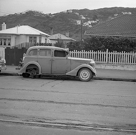 a. Motor Vehicles, Onepu Road, Kilbirnie