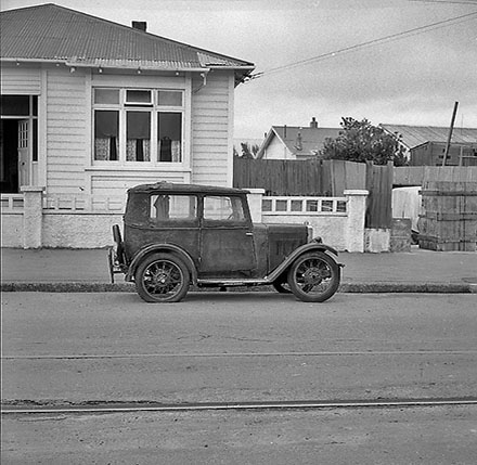 e. Motor Vehicles, Onepu Road, Kilbirnie