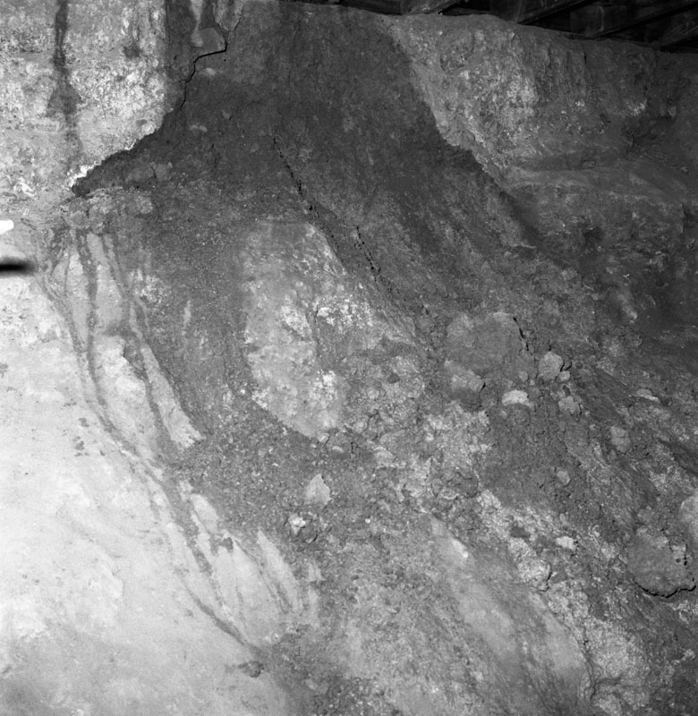 c. No 108 Newlands Road. unauthorised signs and footpath obstruction