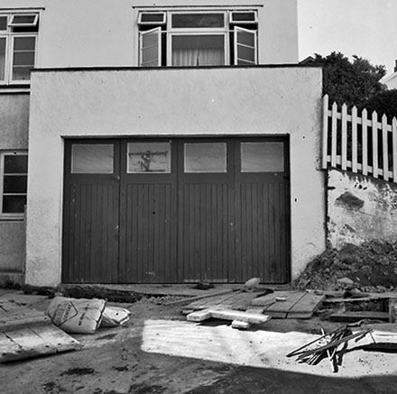 j. 27 Milton Street, Berhampore