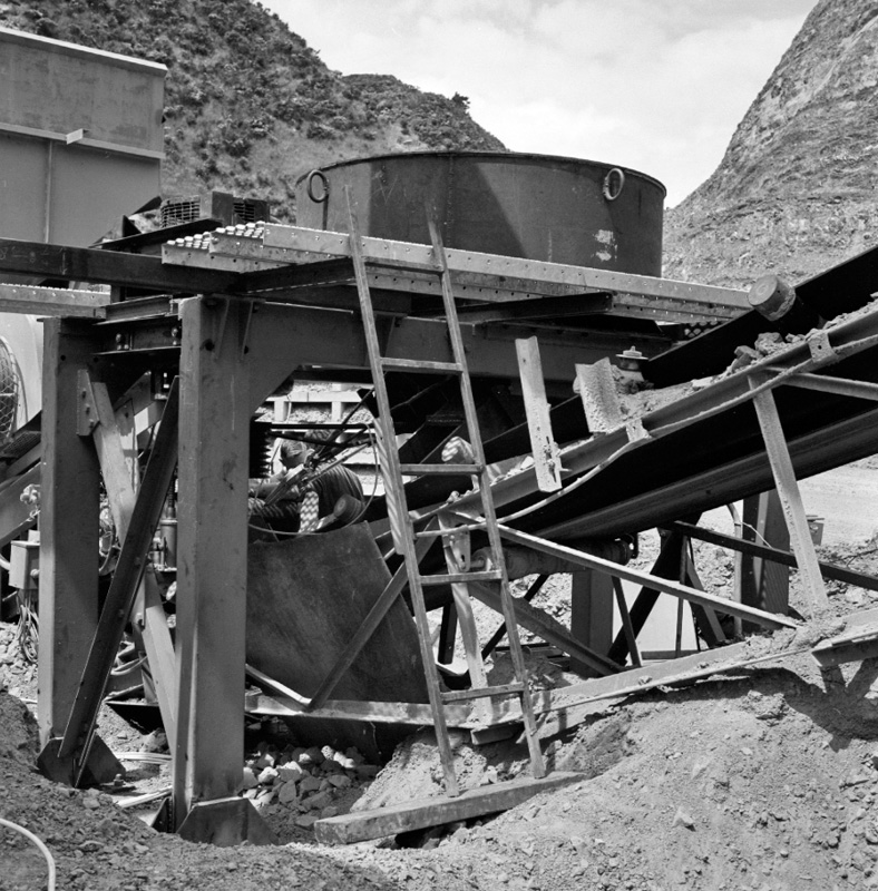 e. Kiwi Point Quarry, Impact breaker