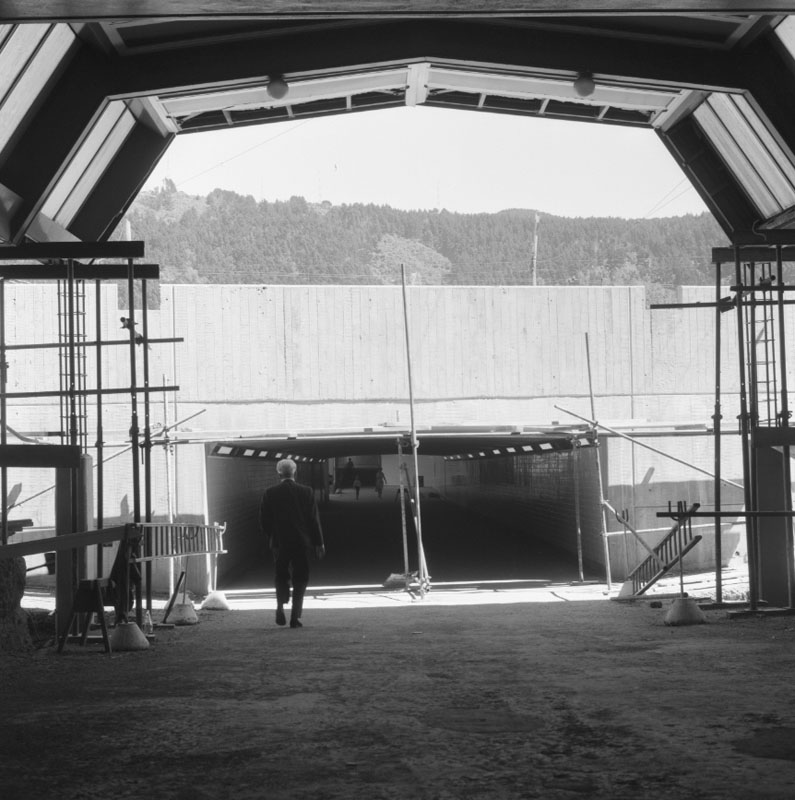 e. Pedestrian subway, Lambton Quay to Railway Station